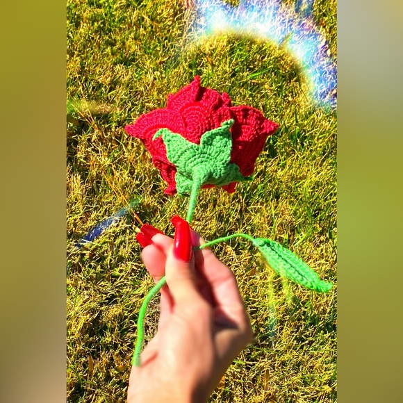 Handmade Realistic Red Rose 🌹 Flower Crocheted - Brand New - Picture 4 of 5
